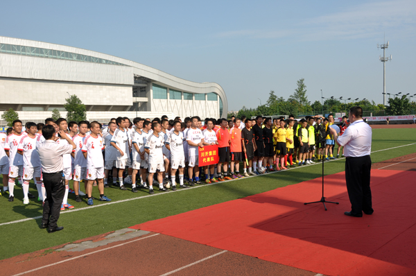 “蛟龍港?企業(yè)夢(mèng)想杯”足球賽 川開集團(tuán)足球隊(duì)挺進(jìn)八強(qiáng)