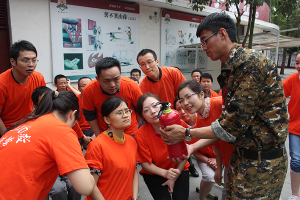 增強安全知識 提高應(yīng)急能力 確保安全生產(chǎn)